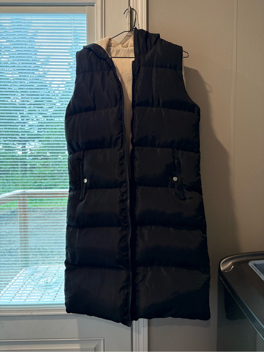 Unbranded Sleeveless Hooded Puffer Vest - Black